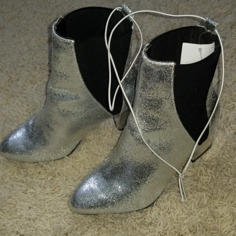 Shinny silver boots